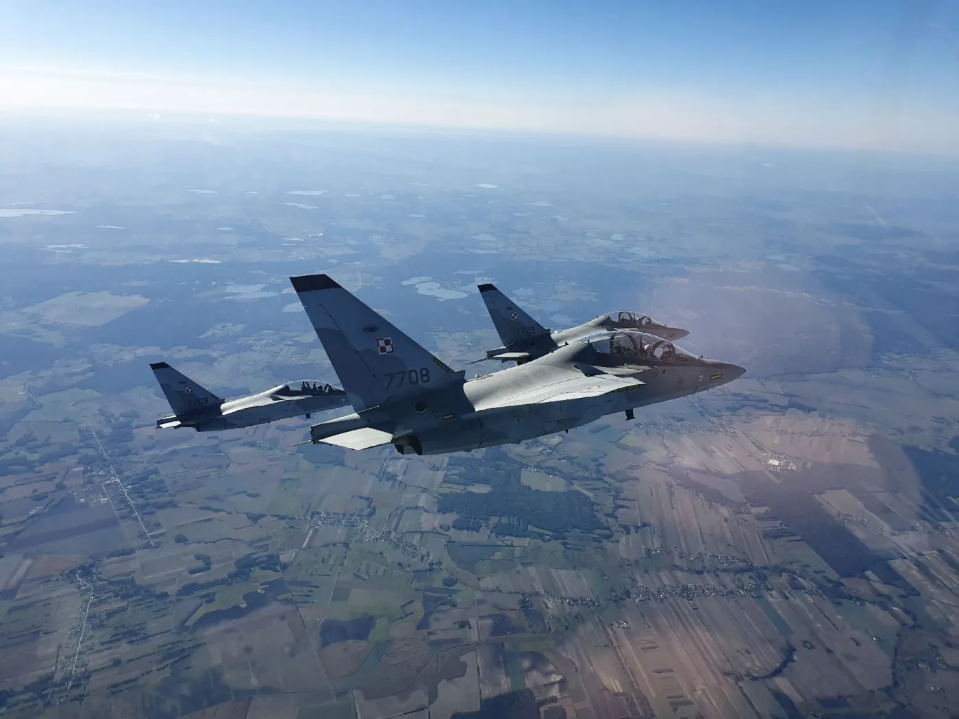 M-346 Bieliki w locie nad Polską