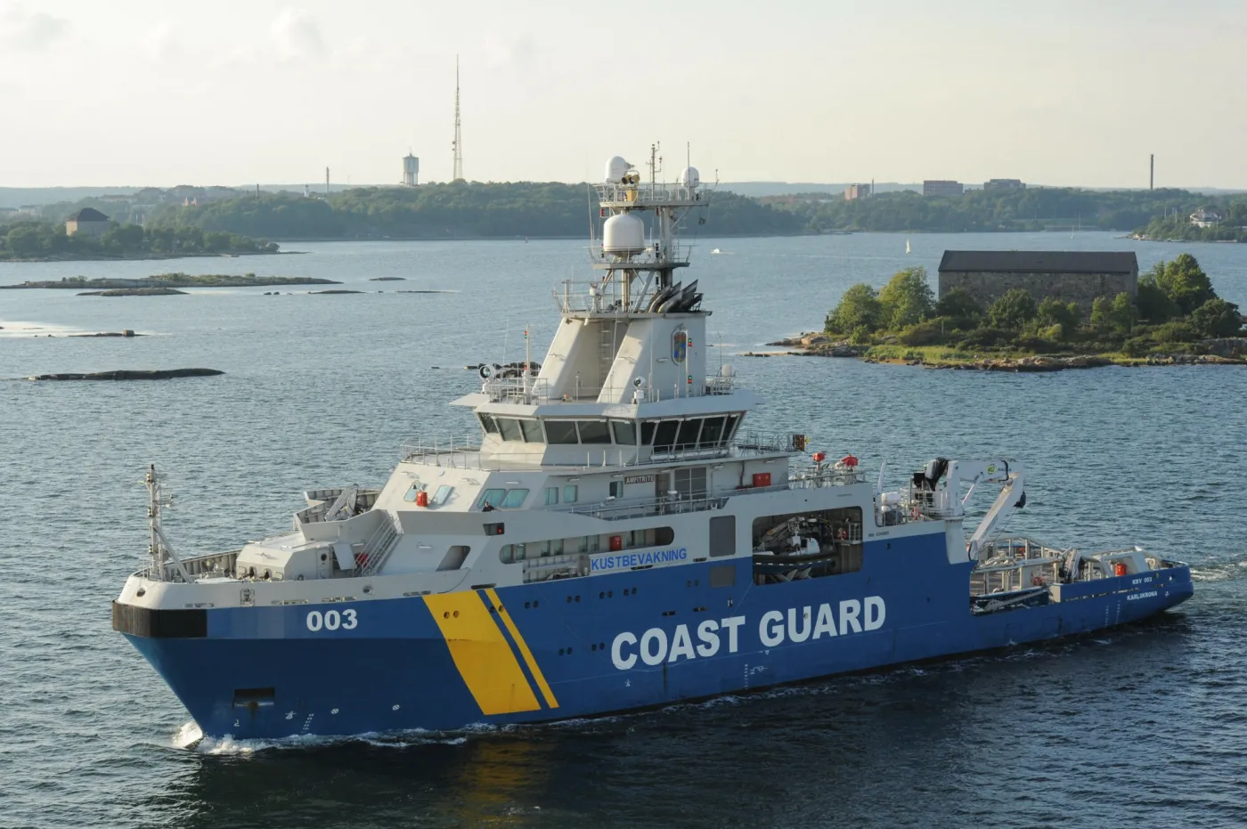 Szwedzi zatrzymali na Bałtyku płynący z Rosji statek. Załoga podejrzana o łamanie prawa