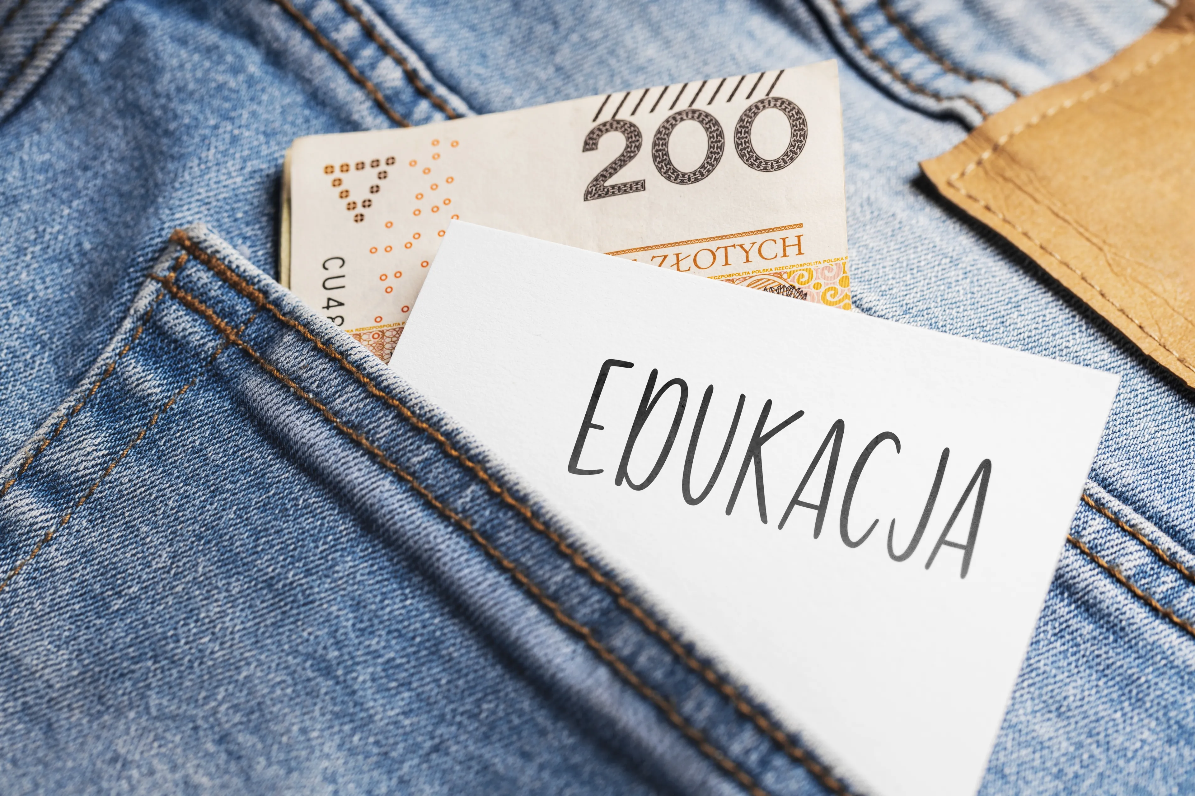 Liceum, technikum, zawodówka czy studia. Po czym tak naprawdę najlepiej znaleźć dobrze płatną pracę