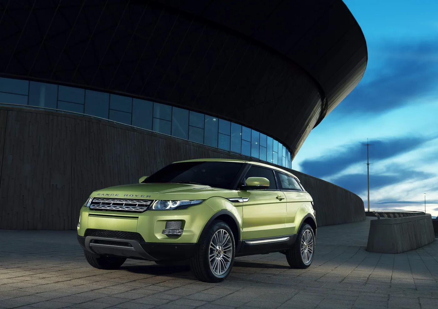 349136-rr-evoque-coupe-prestige-liv-15-hr.jpg