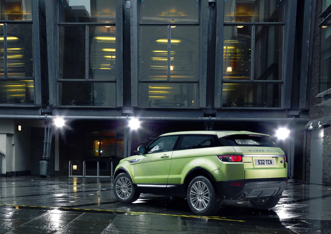 349143-rr-evoque-coupe-prestige-liv-17-hr.jpg