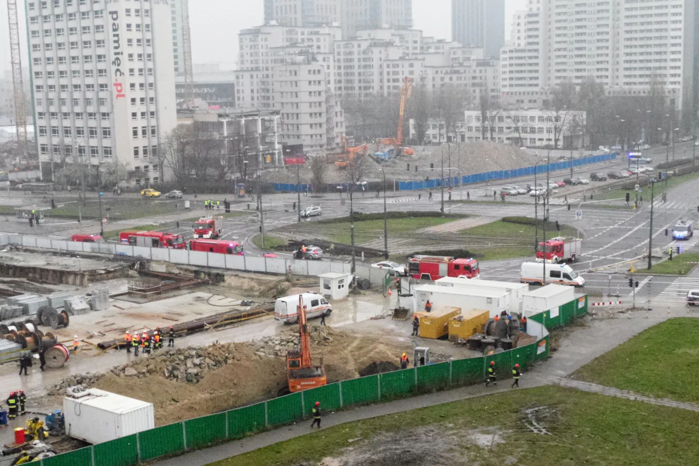 Wyciek gazu na budowie II linii metra w Warszawie. Ewakuowano kilkaset osób