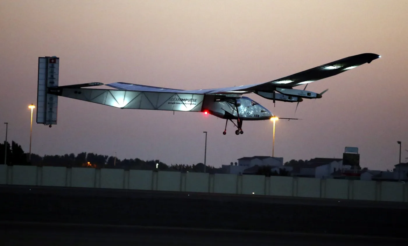 2100480-testowy-lot-solar-impulse-2-w-abu.jpg