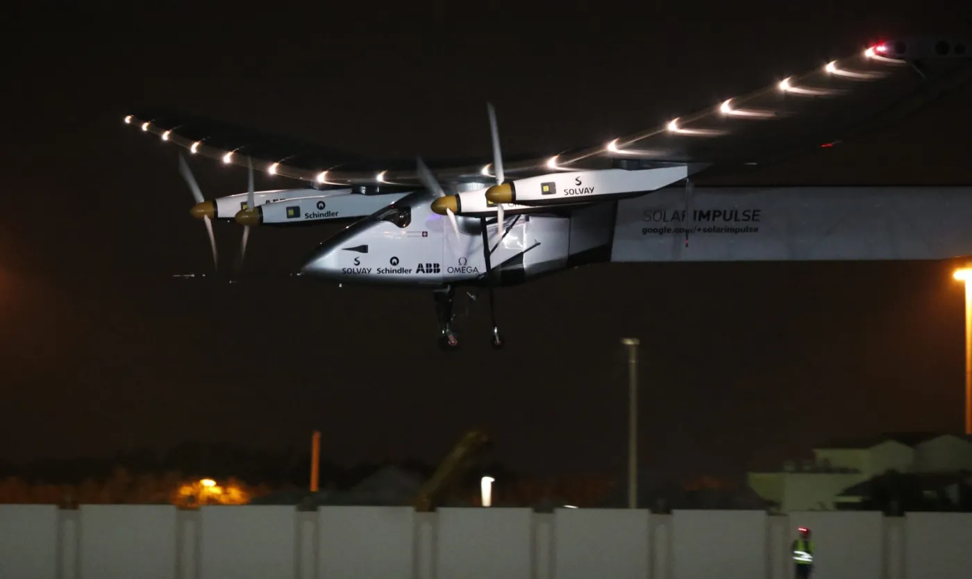 2100544-testowy-lot-solar-impulse-2-w-abu.jpg