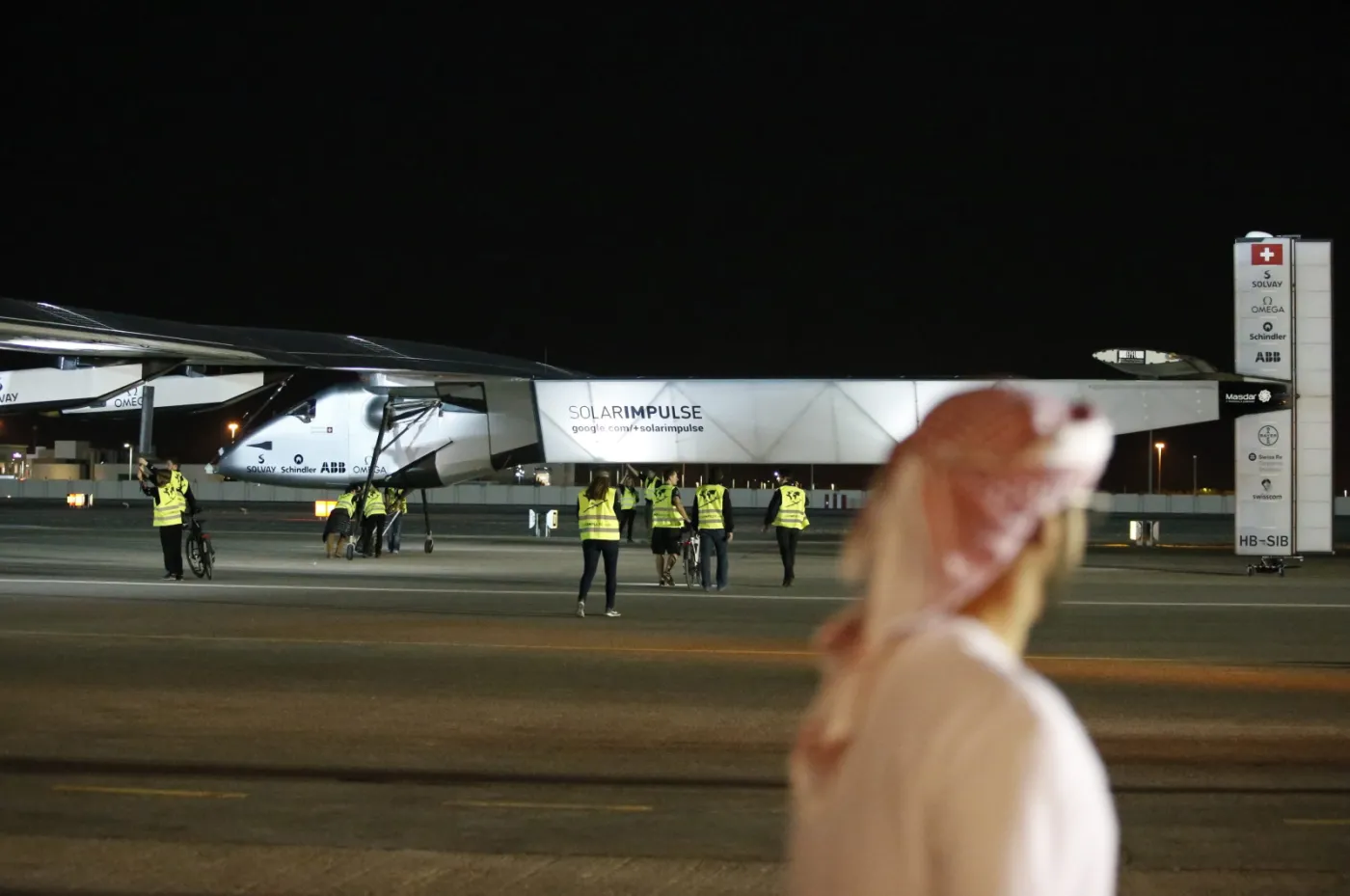 2100576-testowy-lot-solar-impulse-2-w-abu.jpg