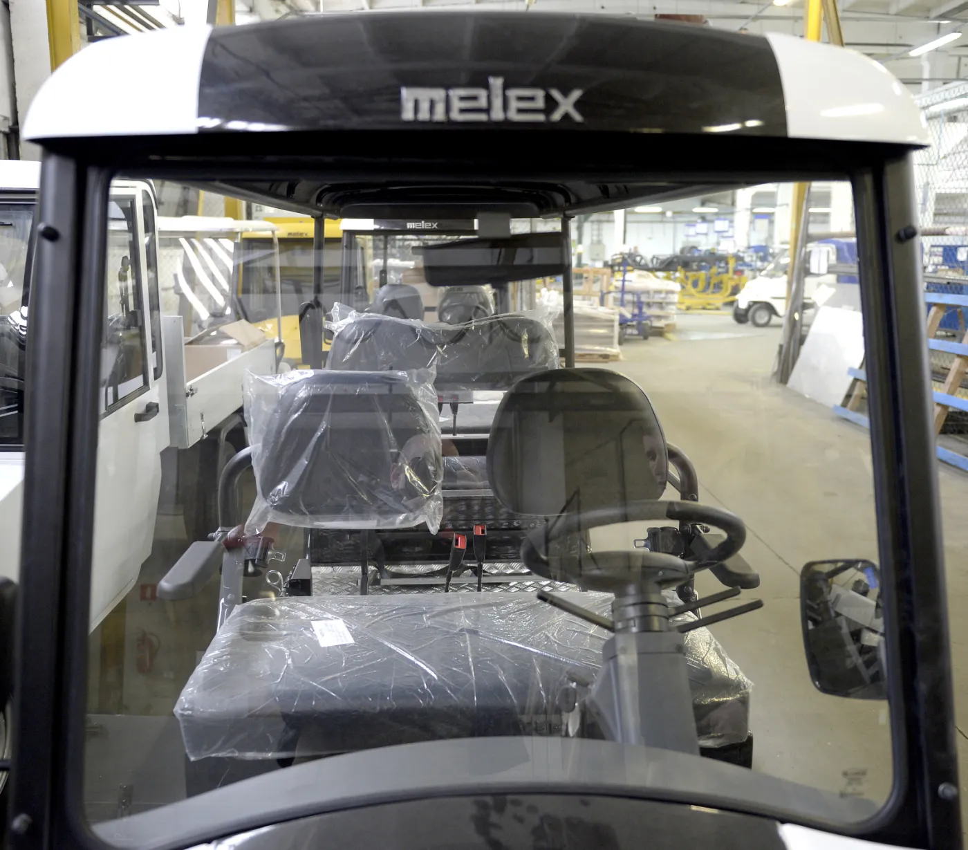 Tak powstają pojazdy popularne wśród niektórych posłów. Zobacz fabrykę Melexa