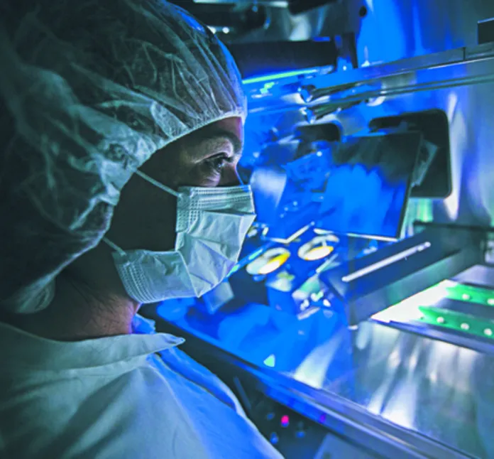 Bitwa o tańsze leki. Co ważniejsze: interes firmy czy pacjenta?