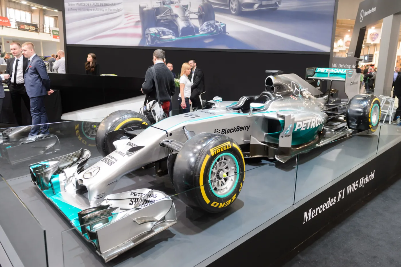 2140976-bolid-formuly-1-mercedes-f1-w05.jpg