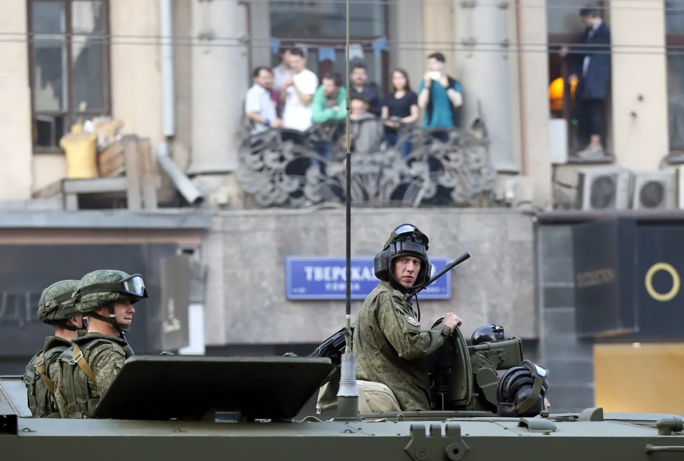 2165543-historyczny-sowiecki-czolg-t-34.jpg