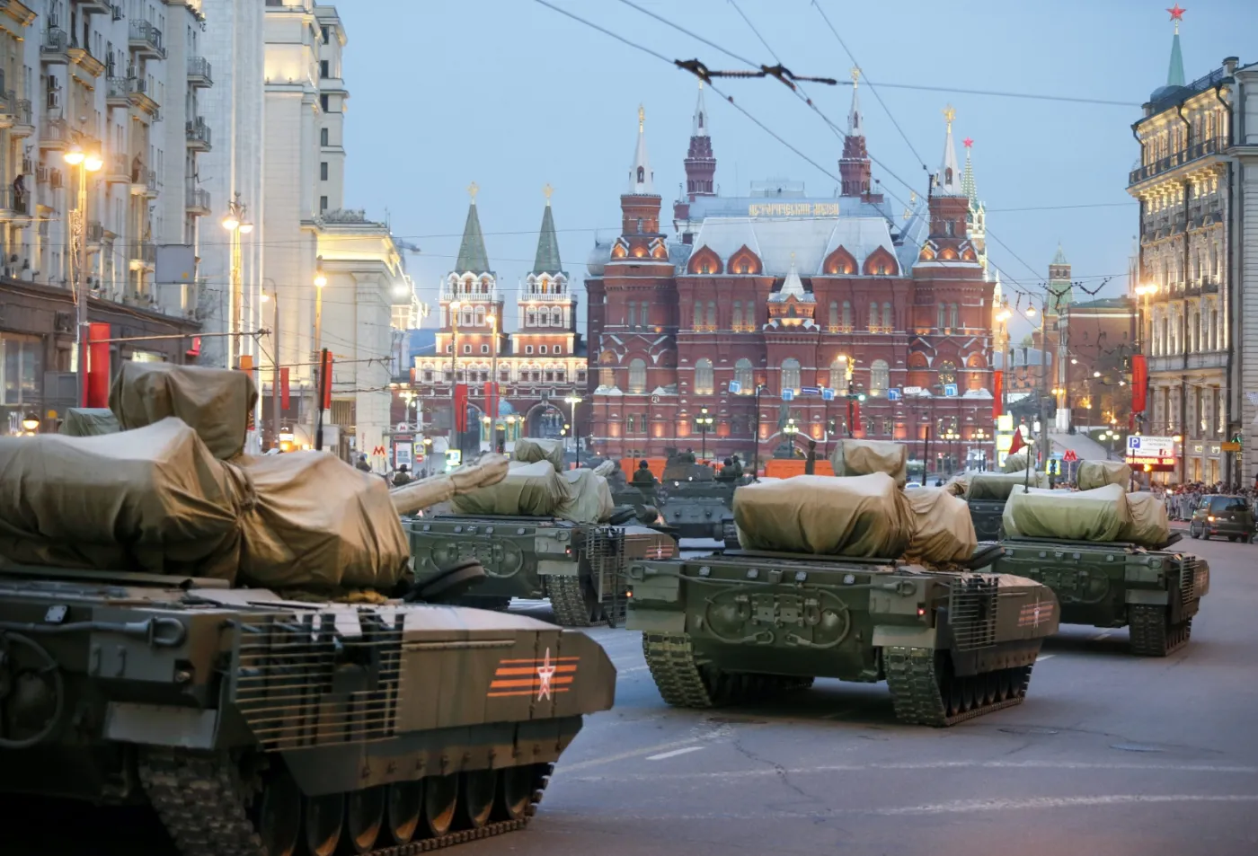2165559-nowy-rosyjski-czolg-t-14-armata.jpg