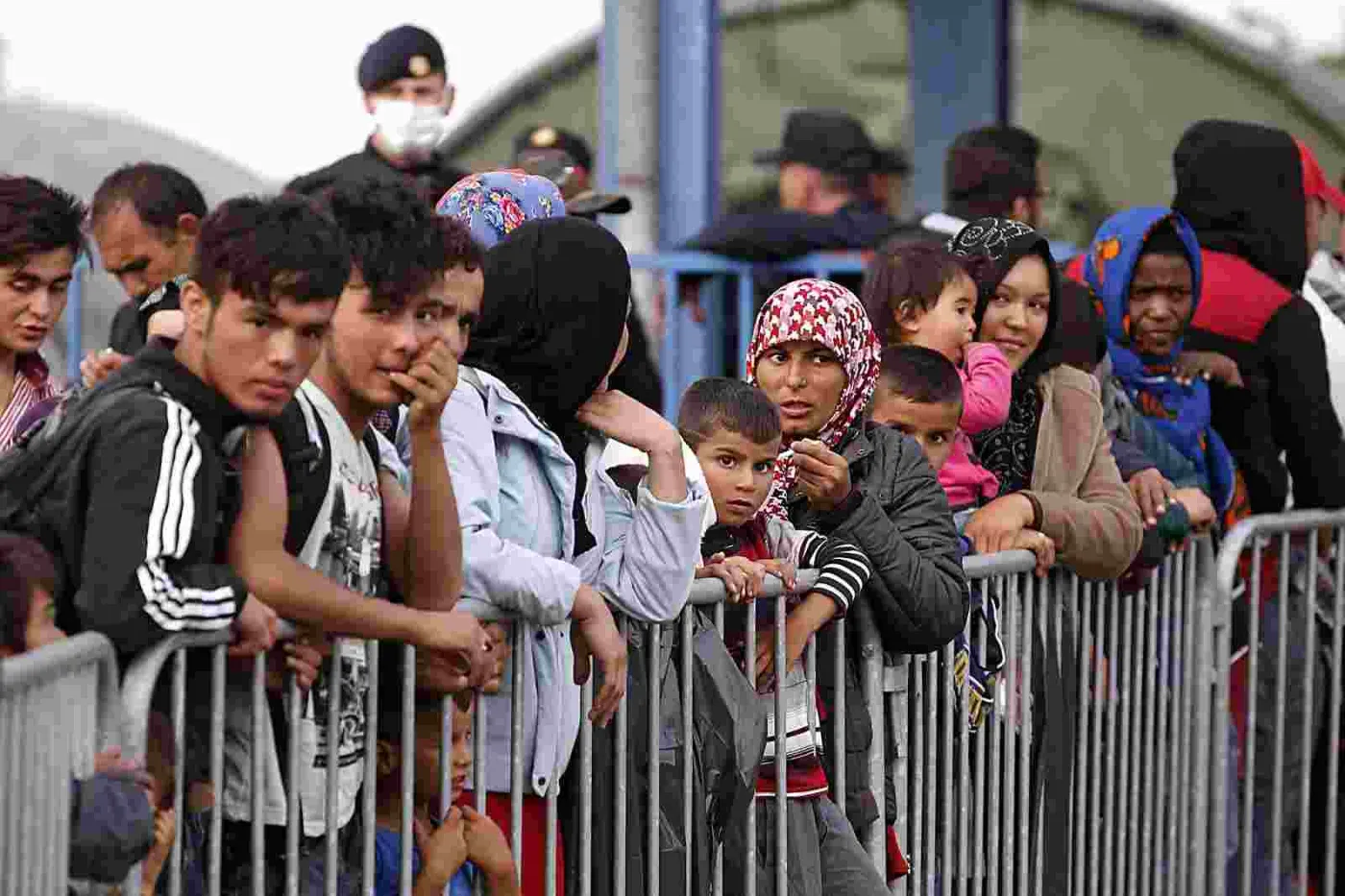 Imigranci na granicy z Serbii i Chorwacji Fot. EPA/ANTONIO BAT Dostawca: PAP/EPA.