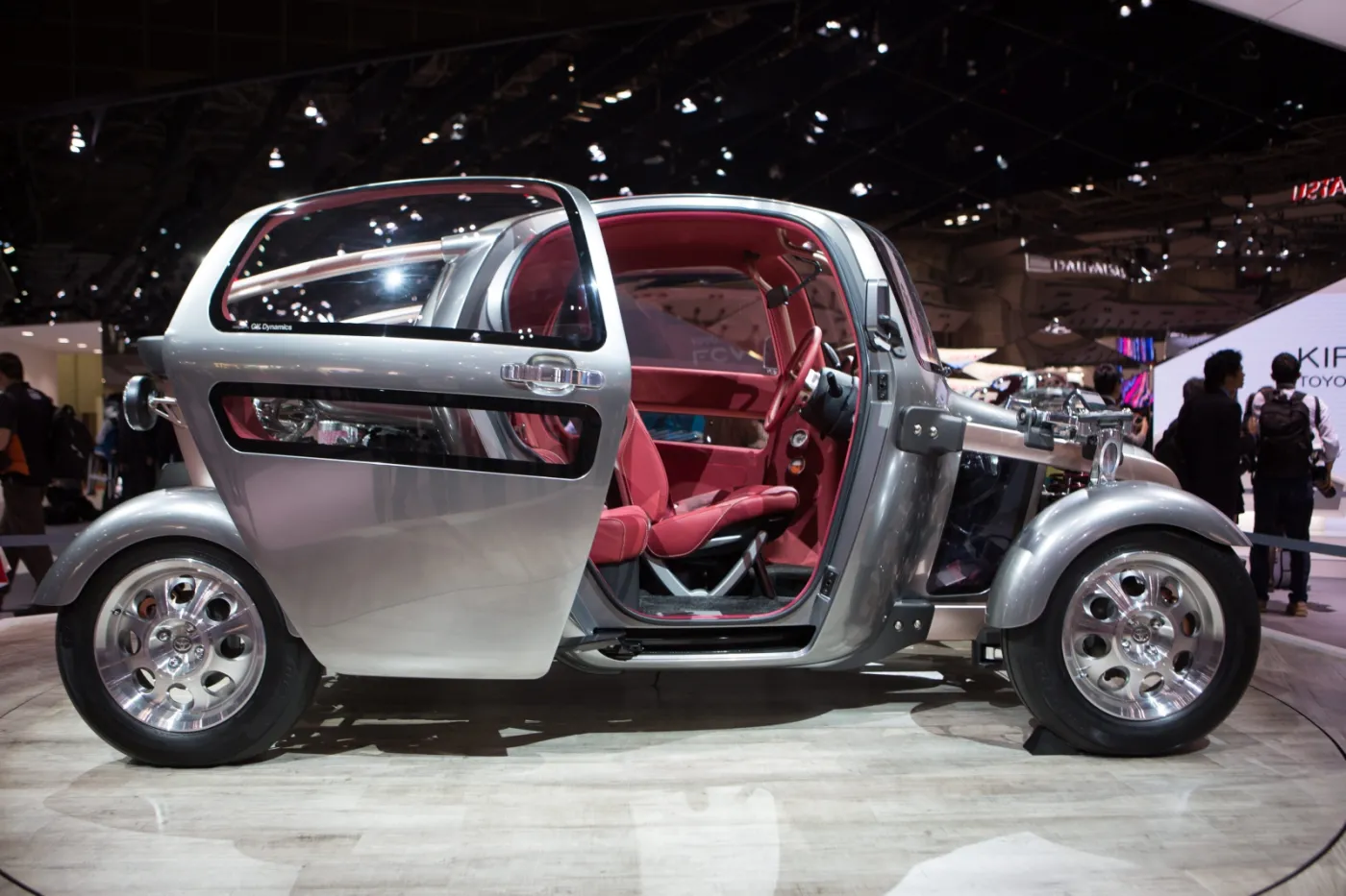 Tak wygląda przyszłość motoryzacji. Oto samochodowe perełki z Tokyo Motor Show 2015