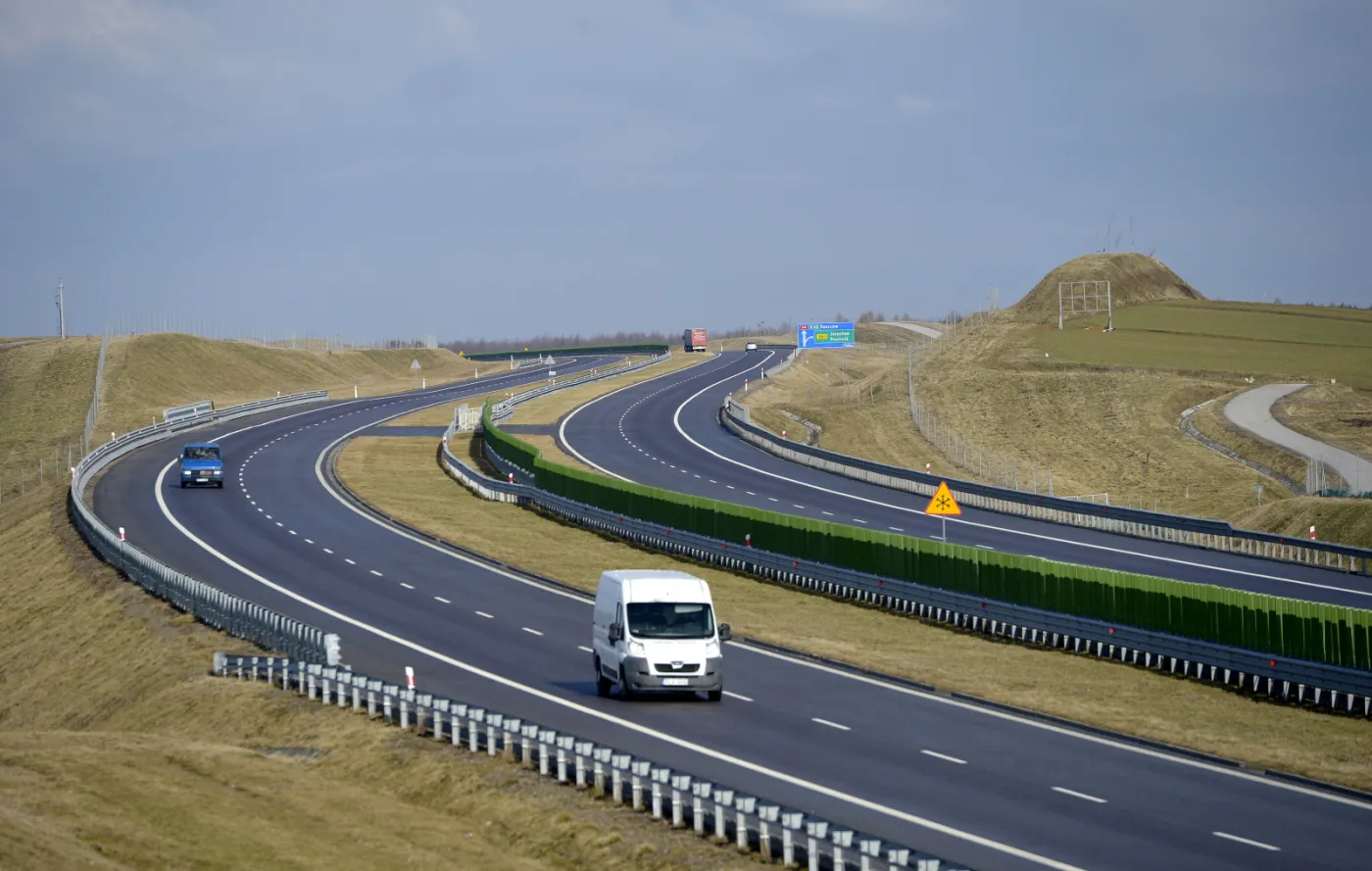 2471130-odcinek-autostrady-a4-w-okolicach.jpg