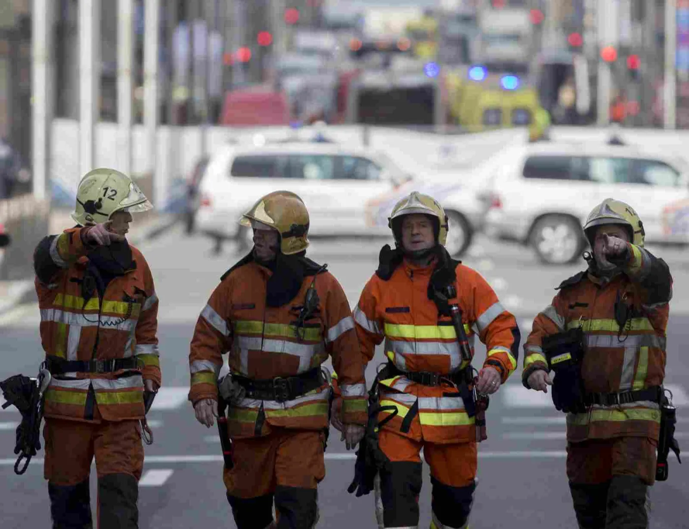 Belgia, akcja ratunkowa w pobliżu stacji metra Malbeek w Brukseli EPA/OLIVIER HOSLET 