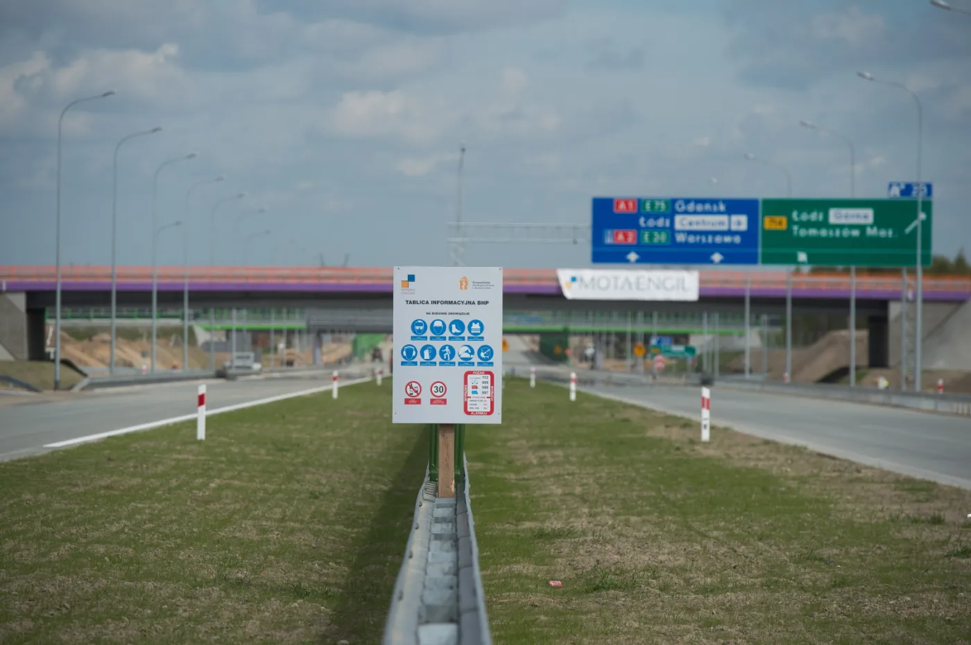 2521238-budowa-autostrady-a1-na-odcinku.jpg
