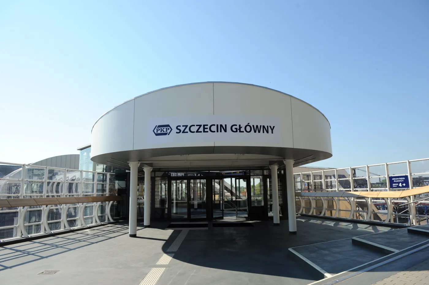 2545587-dworzec-kolejowy-szczecin-glowny.jpg