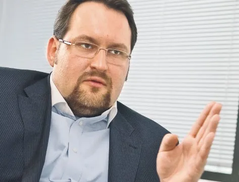 Nocoń: Pekao chce postawić na bankowość internetową