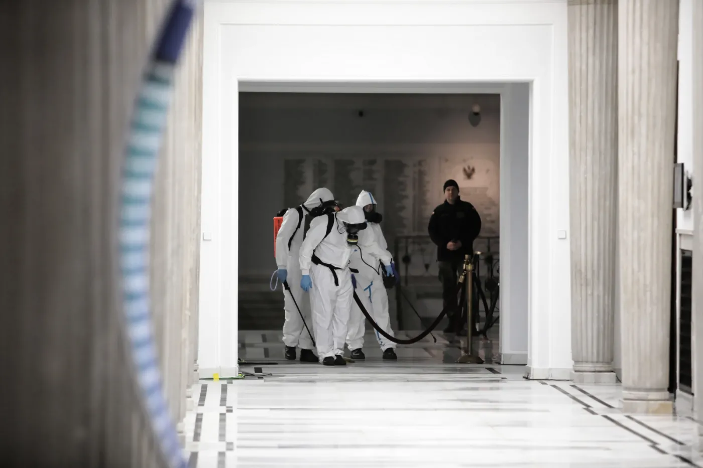 Koronawirus w Polsce, dezynfekcja Senatu