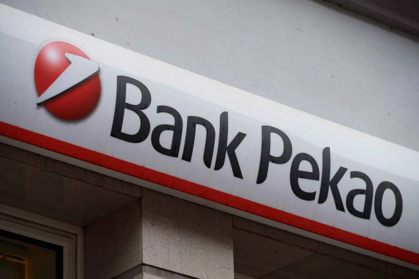 Bank Pekao wraca w polskie ręce. Wszystko, co trzeba wiedzieć o transakcji PZU i PFR