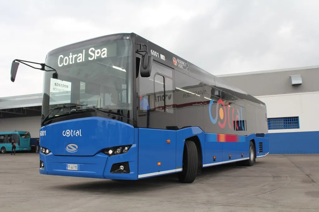 Międzymiastowy autobus Solarisa dla Włoch