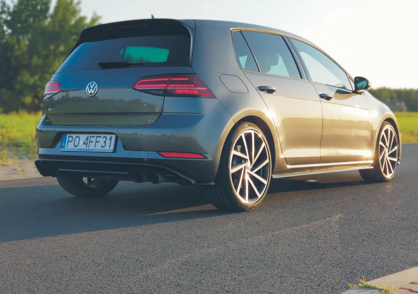 Bąk: Szczęśliwe zakończenie u Christiana Greya [MOTOFELIETON]