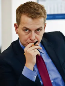 2315508-marek-tejchman-prowadzacy-debate.jpg