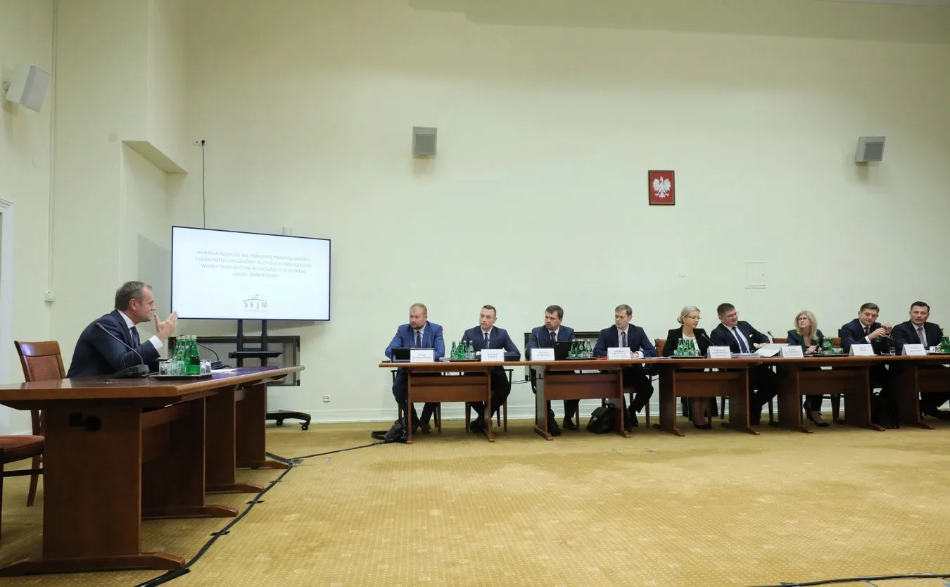 Tusk o Amber Gold: Zawiodły urzędy skarbowe, UOKiK, ale też prokuratorzy