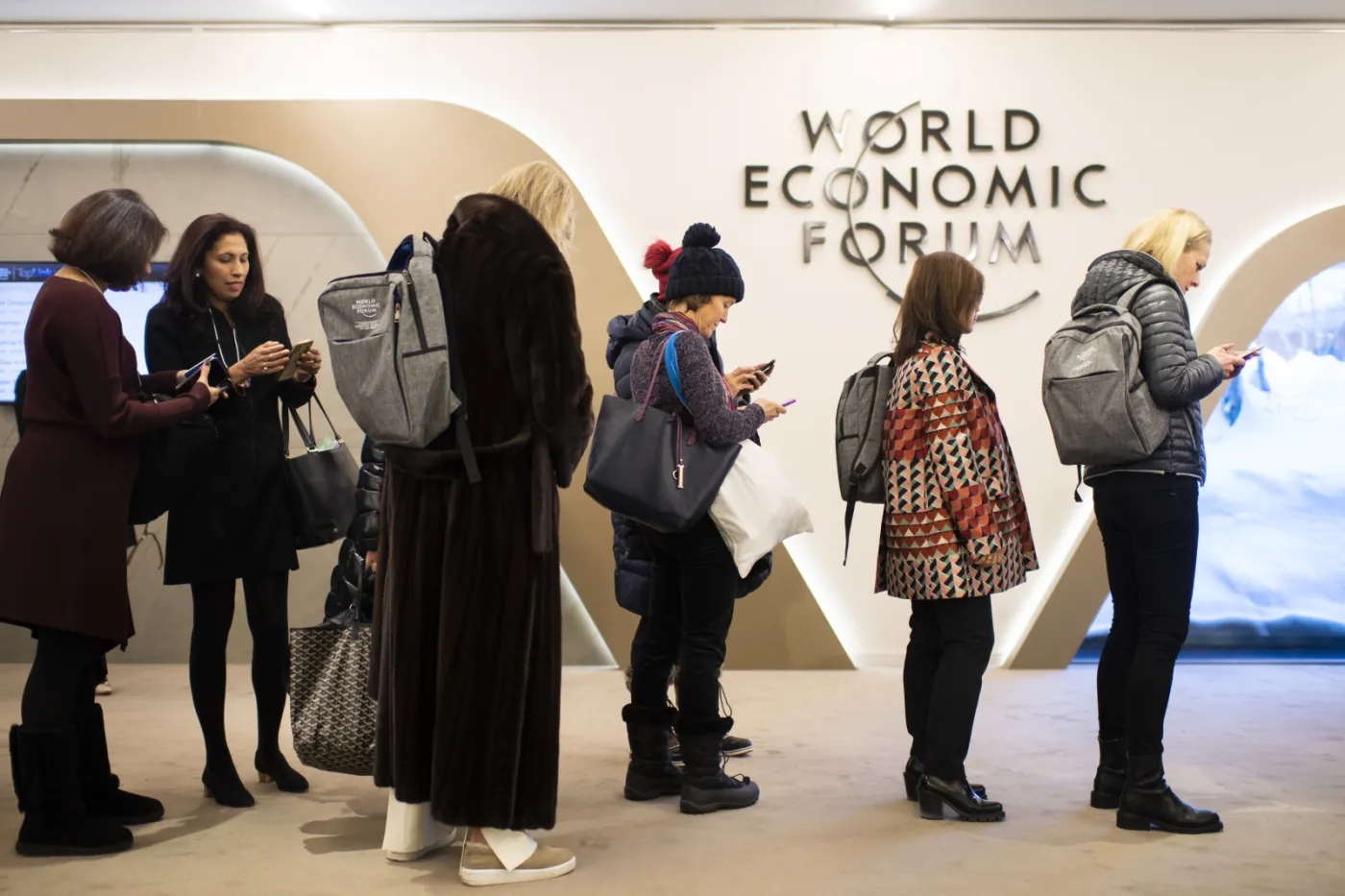 Premier Japonii w Davos: Musimy wzmocnić zaufanie do handlu międzynarodowego