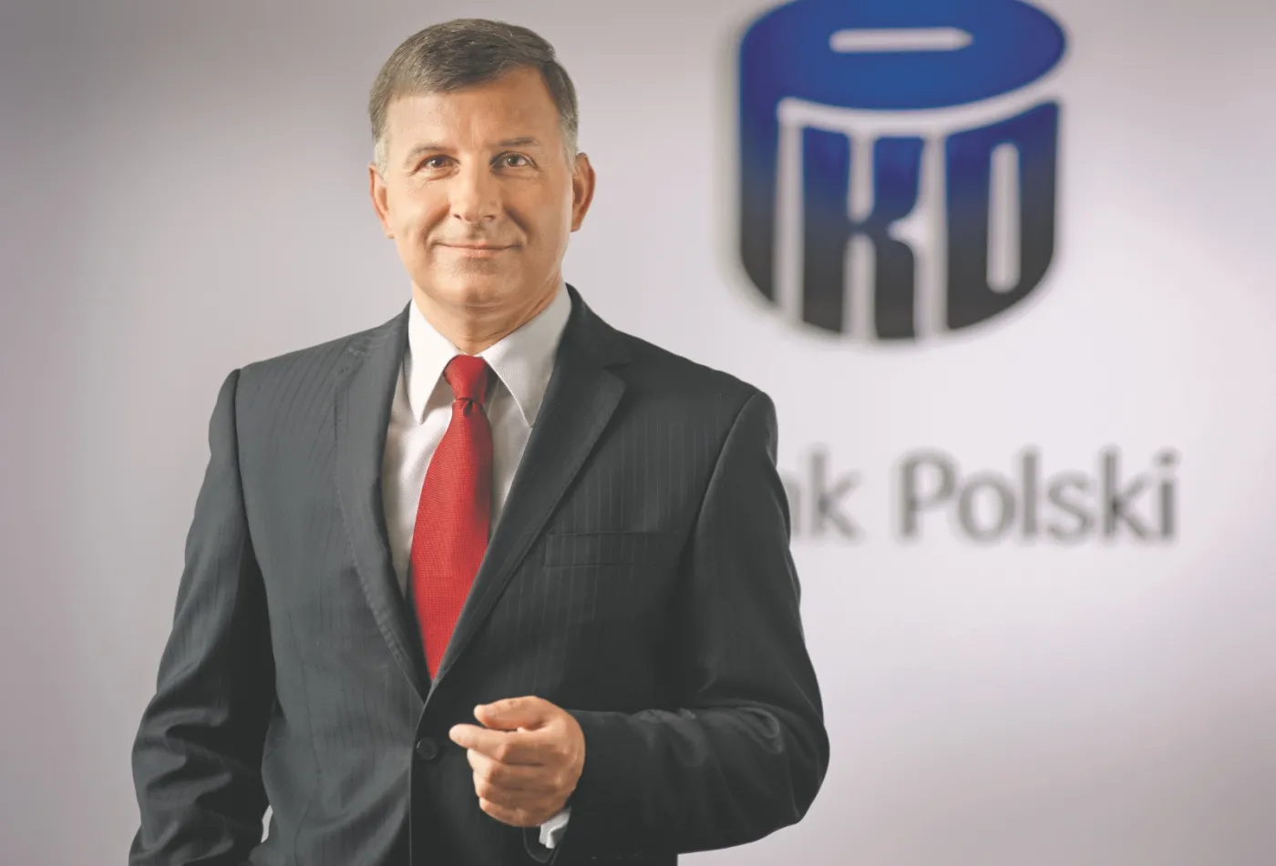 PKO BP podtrzymuje cel wzrostu rocznego zysku netto w 2014 roku