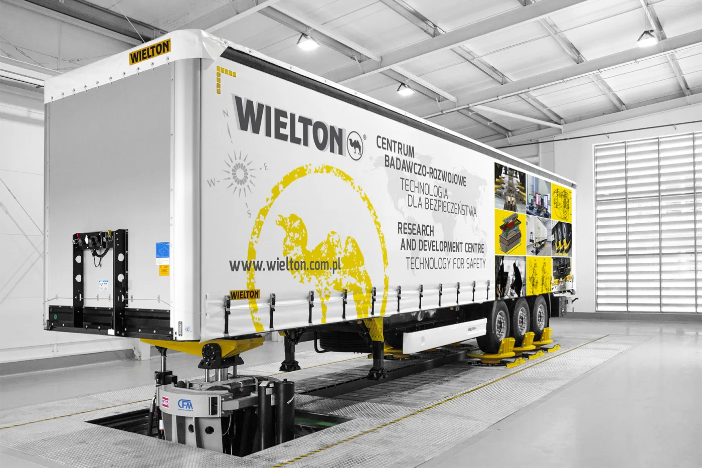 Polskie firmy za granicą. Jakie przeszkody czyhają na przedsiębiorców? Wywiad z prezesem Wieltonu [WIDEO]