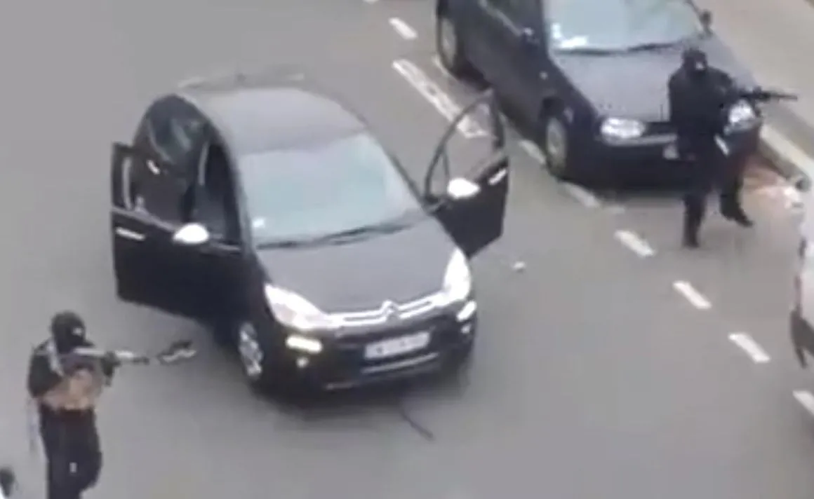 Paryż: Atak nożownika w pobliżu dawnej siedziby Charlie Hebdo. Wśród poszkodowanych nie ma Polaków