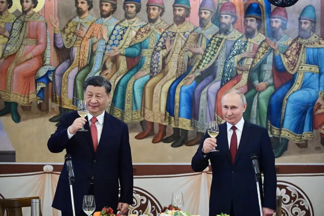 Xi Jinping zakończył wizytę w Moskwie. Do Chin wraca z "politycznym rozwiązaniem kryzysu ukraińskiego"