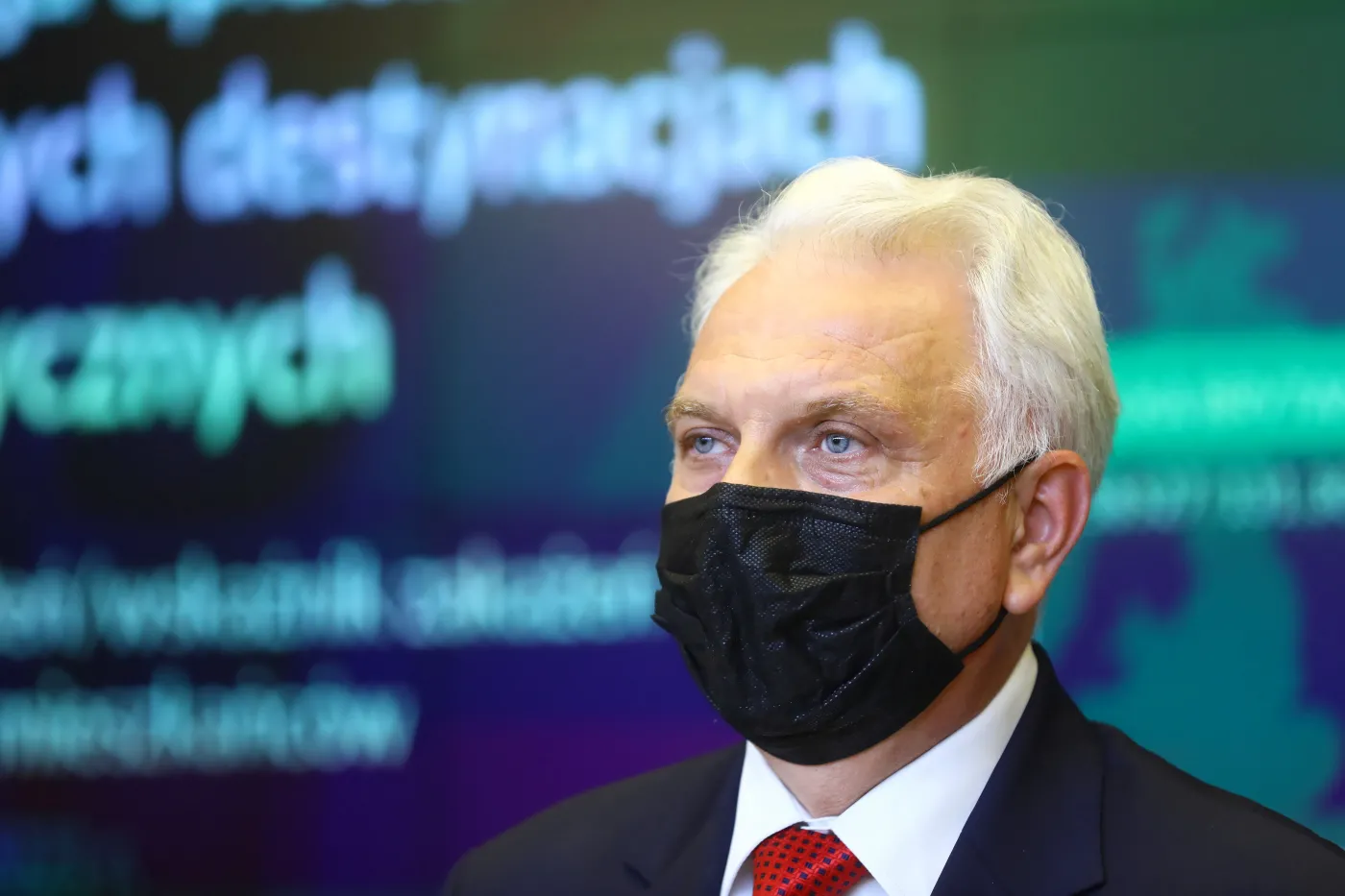 Od północy wszyscy wracający spoza strefy Schengen odbędą 10-dniową kwarantannę