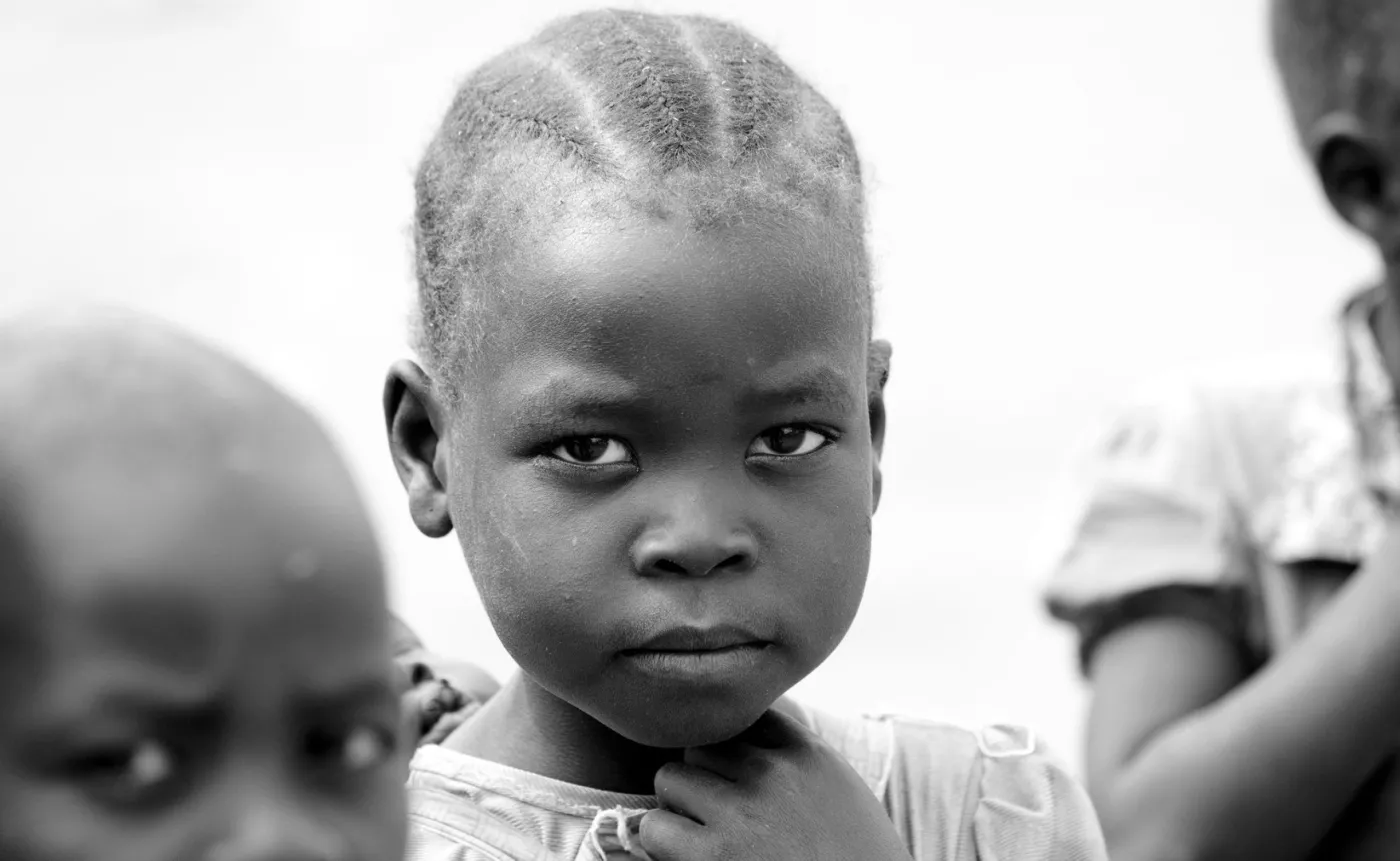 Kompleks białego zbawcy. Dlaczego wydaje nam się, że wiemy lepiej niż ci najbardziej potrzebujący?