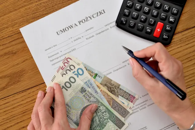Polacy rezygnują z pożyczek? W październiku zmalała ich liczba i wartość [RAPORT]