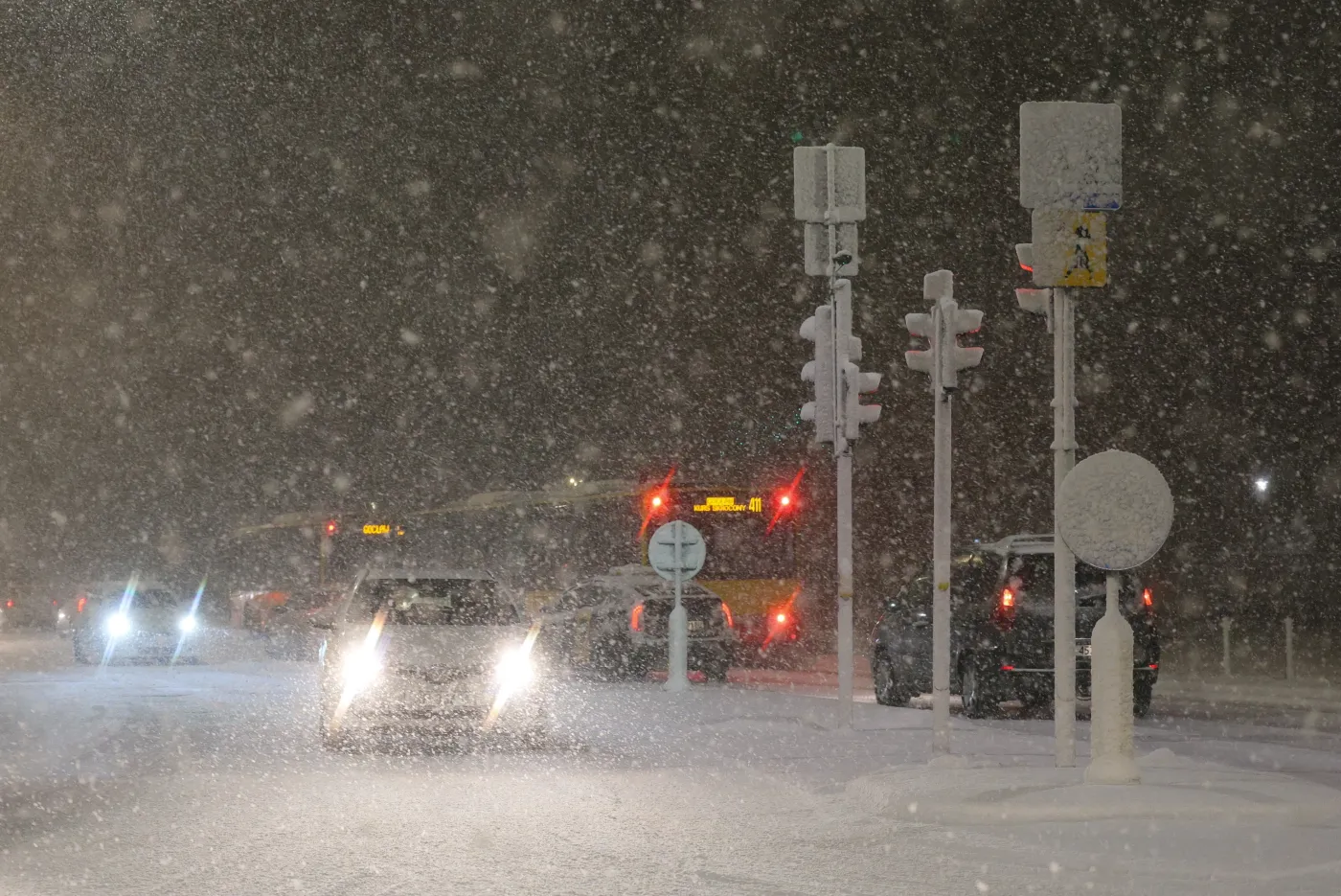Warszawa, 15.01.2024. Intensywne opady śniegu w Warszawie