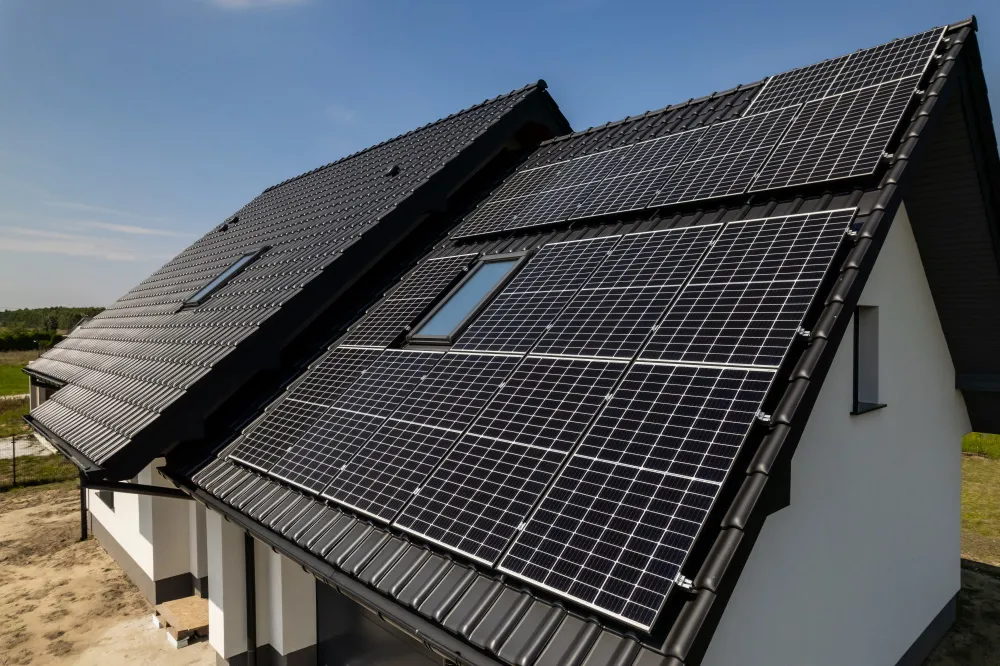 Coraz wolniej instalujemy panele. Co powinien zrobić rząd?