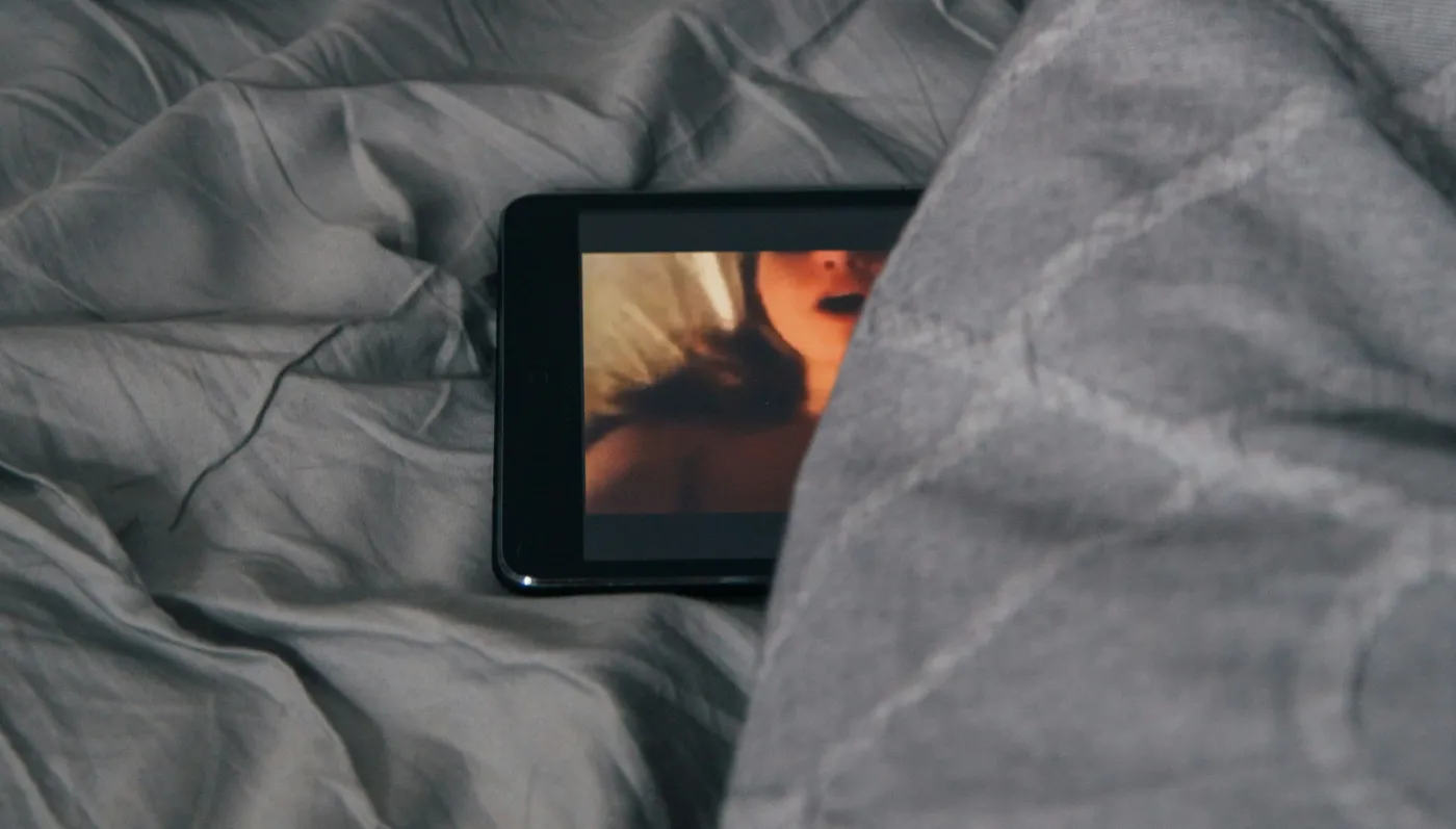 Przejrzystość i bezpieczeństwo? UE zmienia zasady dla platform XXX