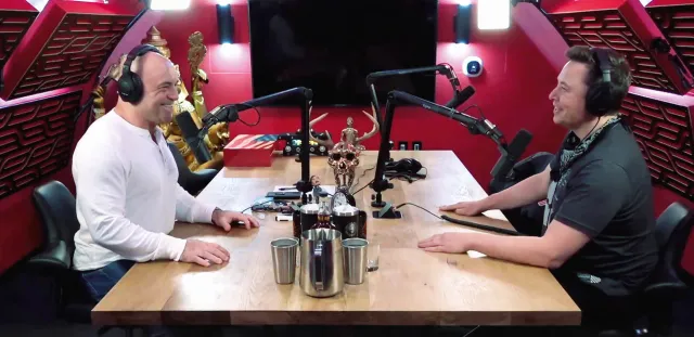 Powrót opowieści. Podcast wygrał z metawersum