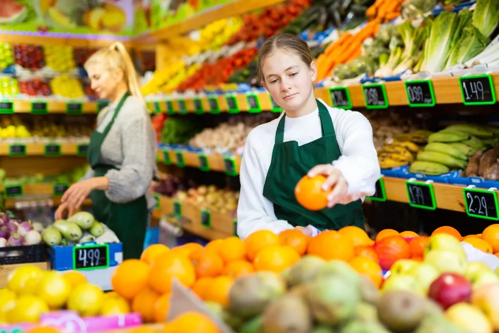Powrót mody na pracę wśród amerykańskich nastolatków. Co ich do tego skłania?
