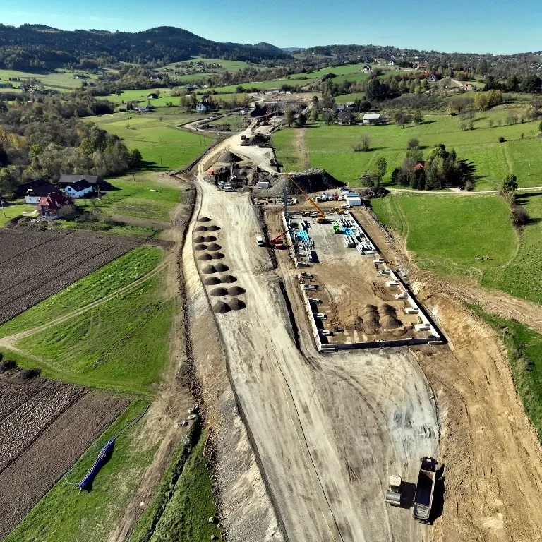 Takiej inwestycji jeszcze u nas nie było. Rusza budowa najdłuższego tunelu w Polsce.  Wydrąży go gigantyczna chińska maszyna [ZDJĘCIA]