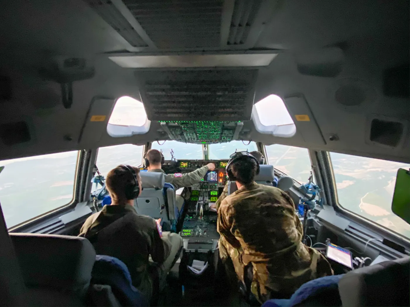 Kokpit samolotu C-17 Globemaster III.