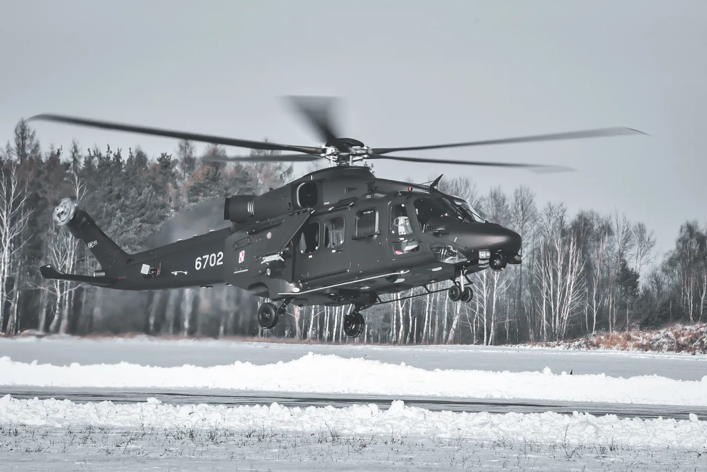 Śmigłowiec AW149 w czasie szkolenia.