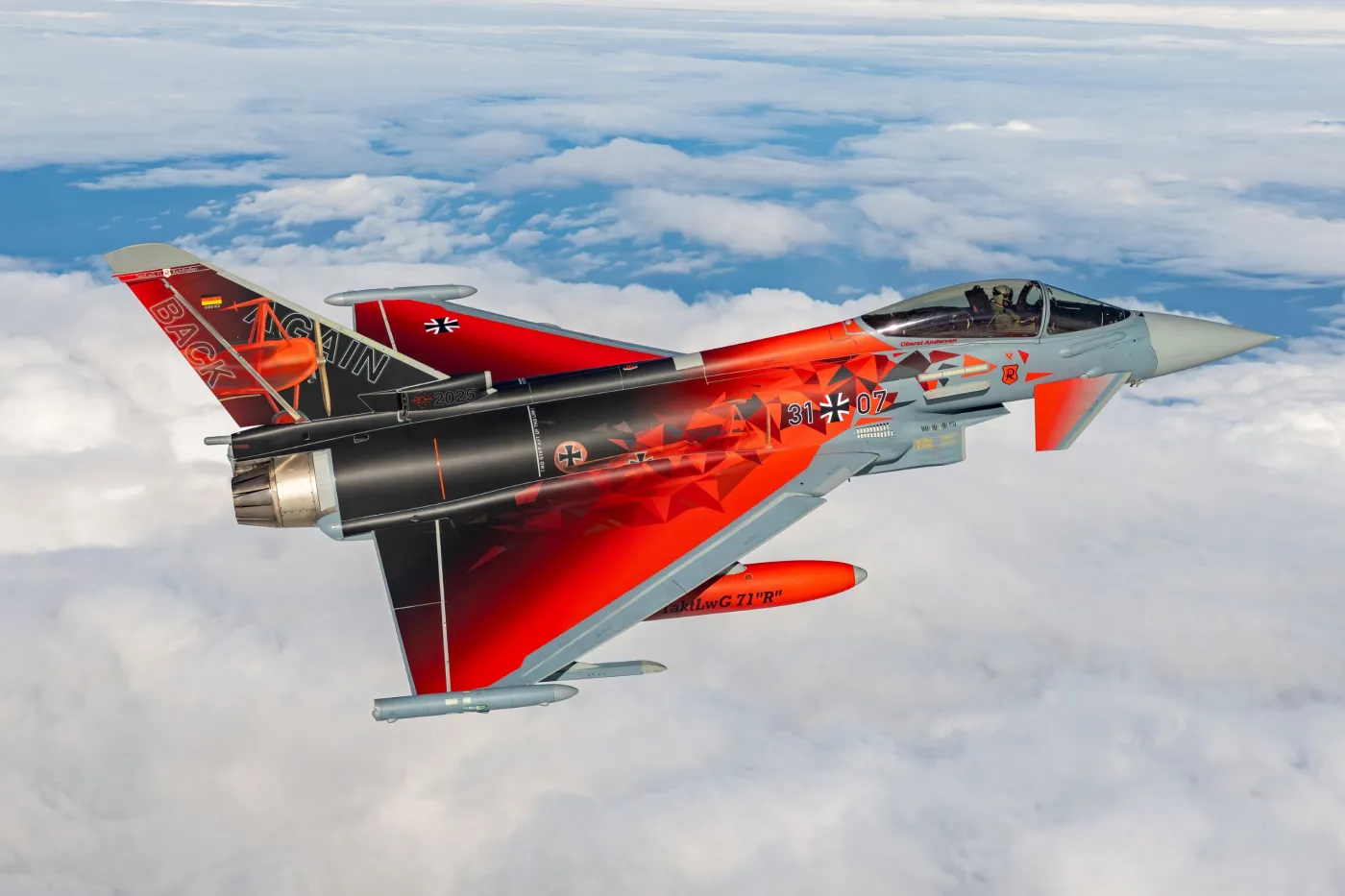 Nic ładniejszego dziś już nie zobaczycie! Czerwony Baron byłby dumny.