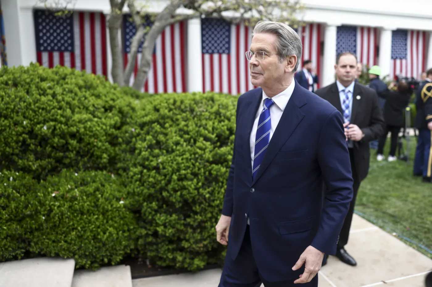 Człowiek Trumpa ostrzega: "Nie radziłbym innym krajom odwetu za nasze cła"