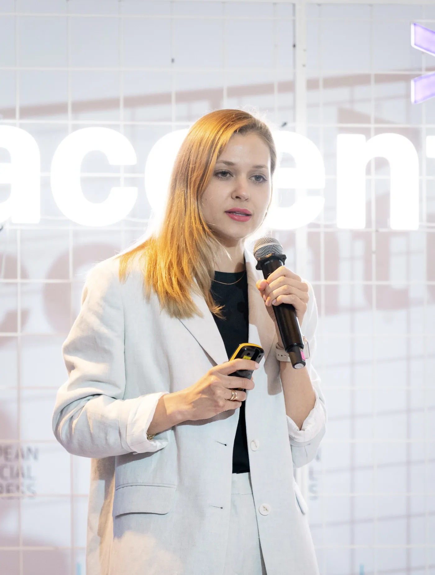 accenture, ekf 2025