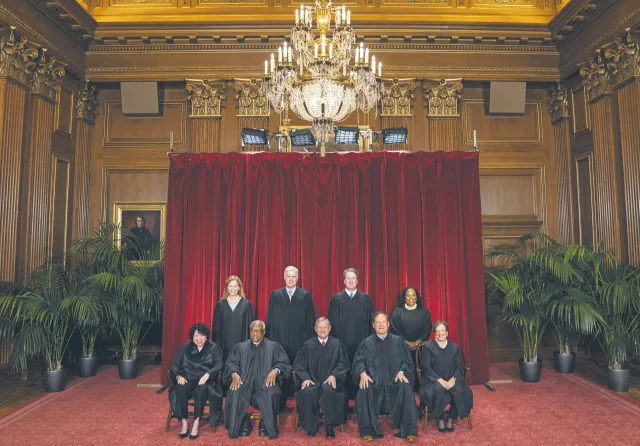 Skandale, kontrowersyjne wyroki. Co się dzieje z amerykańskim Sądem Najwyższym?