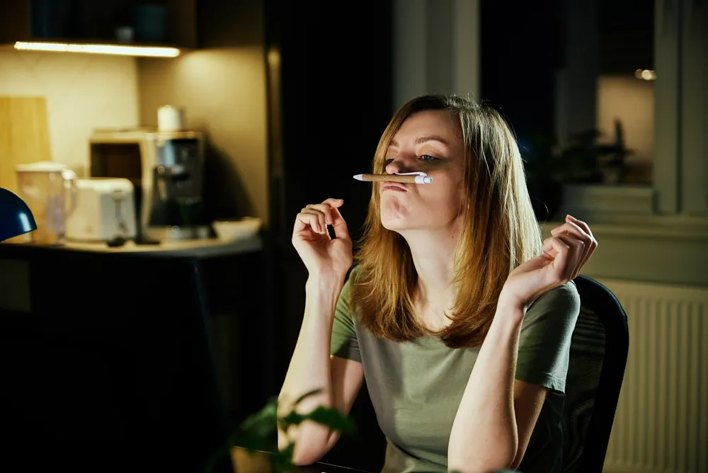 Prokrastynacja kobieta biuro nuda