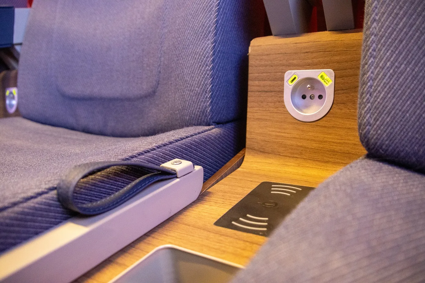 Makieta nowego przedziału PKP Intercity. Gniazdko