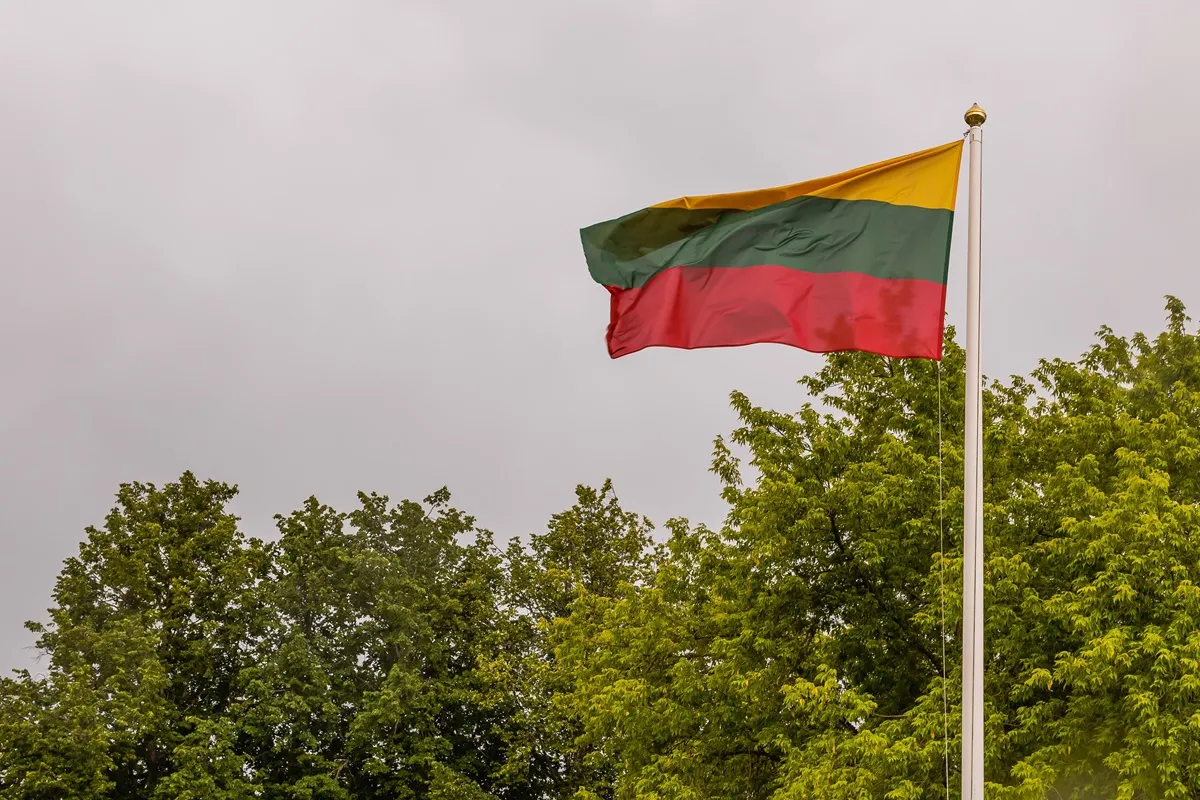 Myśliwce NATO poderwane, lotnisko zamknięte. Alarm na Litwie
